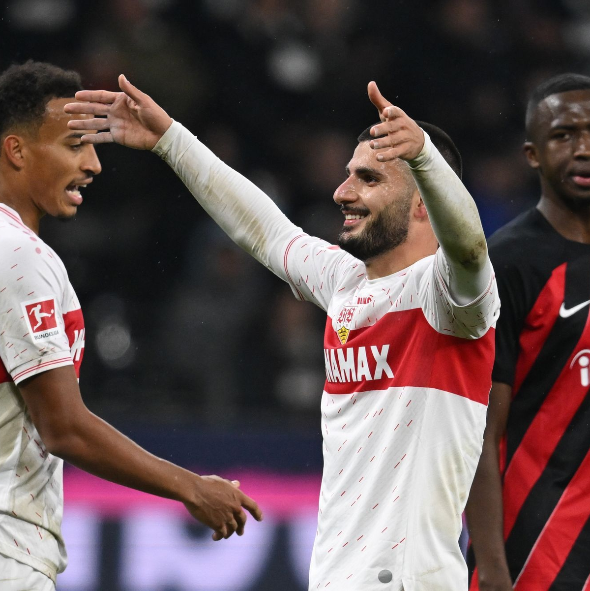 Deniz Undav (M) sicherte dem VfB Stuttgart drei Punkte bei Eintracht Frankfurt. - Foto: Arne Dedert/dpa