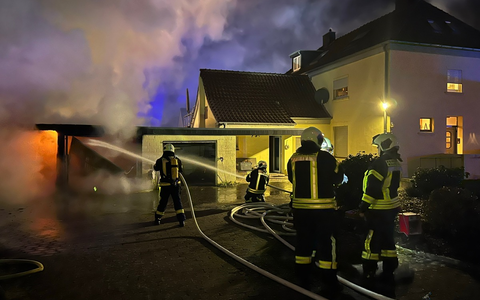 FW Kranenburg: Garagenbrand am Georgsweg - Foto: presseportal.de