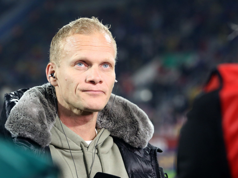 Der Schalker Trainer Karel Geraerts steckt mit seinem Team mitten im Kampf um den Klassenerhalt. - Foto: Roland Weihrauch/dpa