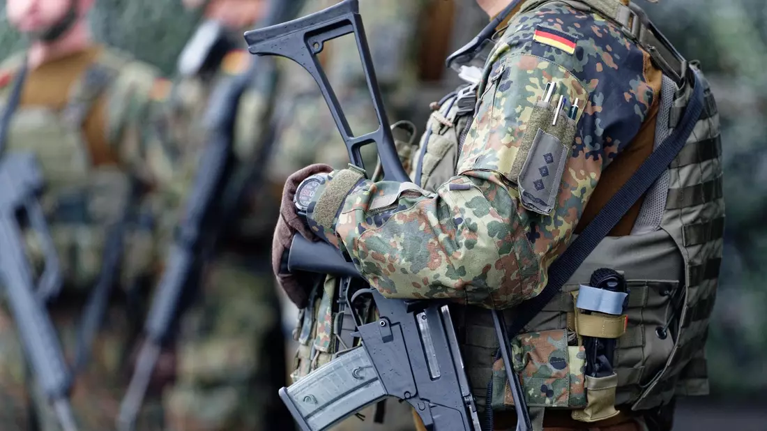 Unionsfraktionsvize Johann Wadephul hält die Einführung einer Dienstpflicht in der Bundeswehr für unverzichtbar. - Bild: Henning Kaiser/dpa