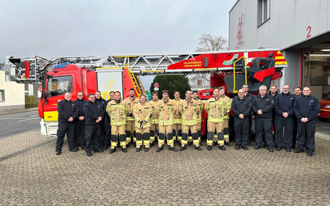 FW Tönisvorst: 9 neue Einsatzkräfte für die Feuerwehr Tönisvorst - ehrenamtliche Mitglieder beenden ihre Grundausbildung - Foto: presseportal.de