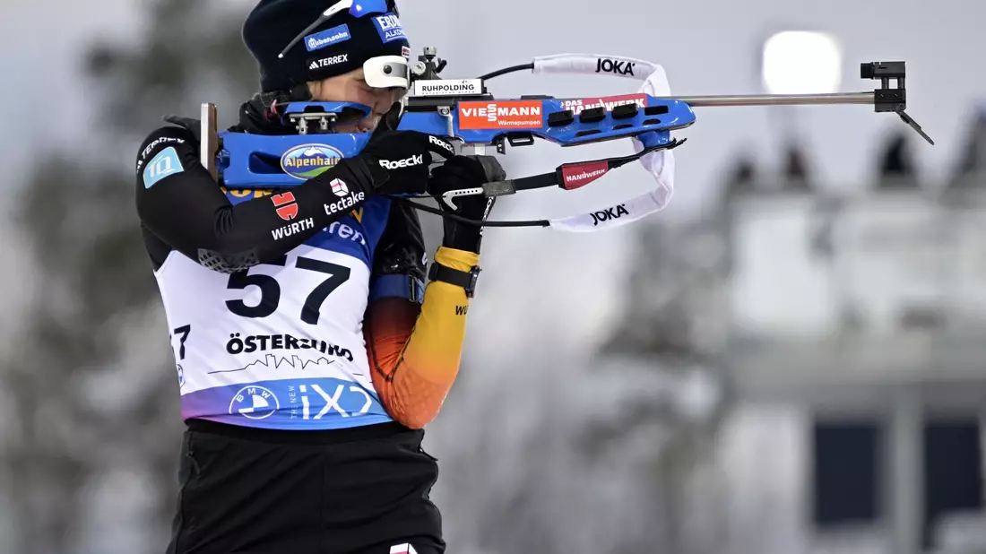 Franziska Preuß hat beim Weltcup in Östersund den Sieg nur hauchdünn verpasst. - Bild: Anders Wiklund/TT News Agency/AP