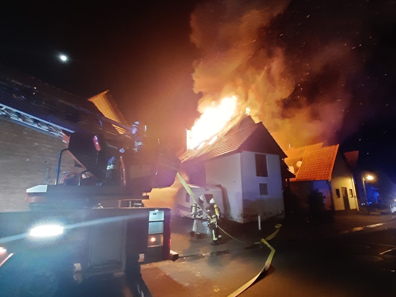 POL-NI: Rodenberg - Vollbrand eines Einfamilienhauses mit einer verstorbenen Person - Foto: presseportal.de
