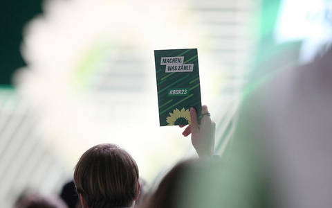 Delegierter beim Grünen-Parteitag 2023 in Karlsruhe - Foto: über dts Nachrichtenagentur