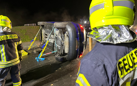 FW Flotwedel: Zwei technische Hilfeleistungen fordern die Feuerwehren der Samtgemeinde Flotwedel am Abend des 26. November 2023 - Foto: presseportal.de