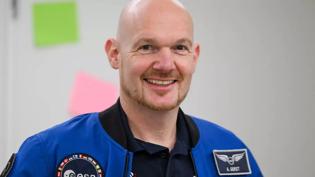 Esa-Astronaut Alexander Gerst will unbedingt zum Mond reisen. - Bild: Jens Kalaene/dpa