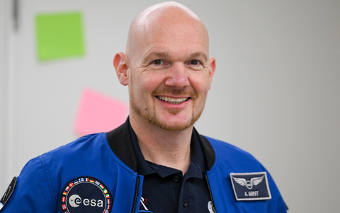 Esa-Astronaut Alexander Gerst will unbedingt zum Mond reisen. - Foto: Jens Kalaene/dpa