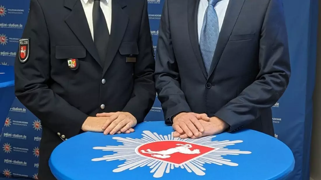 POL-LG: ++ Generationswechsel - KOR Ulrich Constabel geht in den Ruhestand ++ PR Niklas Botsch neuer Polizeichef im Landkreis Lüchow-Dannenberg ++ - Bild: presseportal.de
