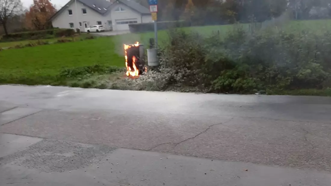 FW Xanten: Brand einer Anschlusssäule - Bild: presseportal.de
