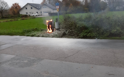 FW Xanten: Brand einer Anschlusssäule - Foto: presseportal.de