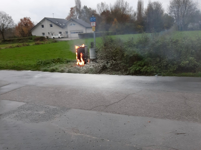 FW Xanten: Brand einer Anschlusssäule - Foto: presseportal.de