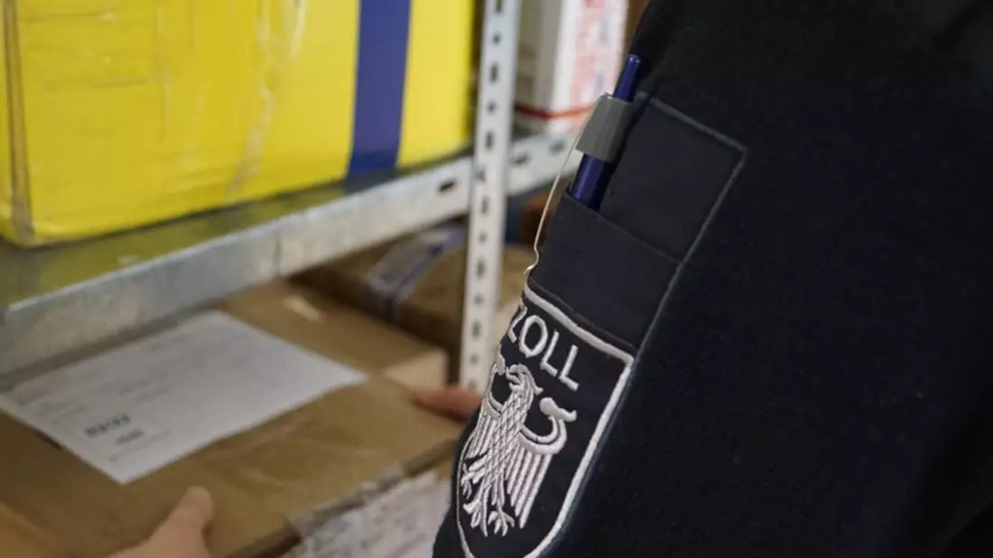 HZA-A: Besonders zur Weihnachtszeit: Wie das Paket schnell und sicher durch den Zoll kommt Neue IT-Anwendung erleichtert die Zollabfertigung von Paketsendungen - Bild: presseportal.de