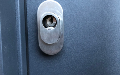 POL-NE: Einbrecher beschädigen Schließzylinder - Foto: presseportal.de