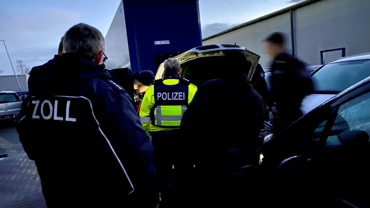 HZA-MS: Hauptzollamt Münster beteiligt sich an bundesweiter Sonderpunktprüfung Zoll im bundesweiten Einsatz zur Bekämpfung der Clankriminalität - Foto: presseportal.de