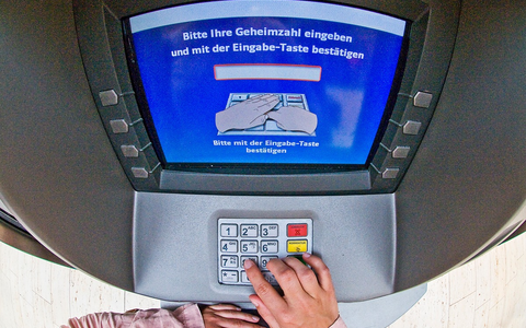 POL-ME: Seniorinnen betrogen - Bankkarten entwendet - 2506015 - Foto: presseportal.de