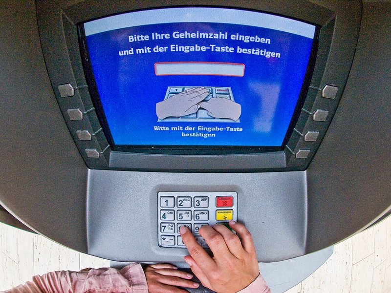 POL-ME: Seniorinnen betrogen - Bankkarten entwendet - 2506015 - Foto: presseportal.de