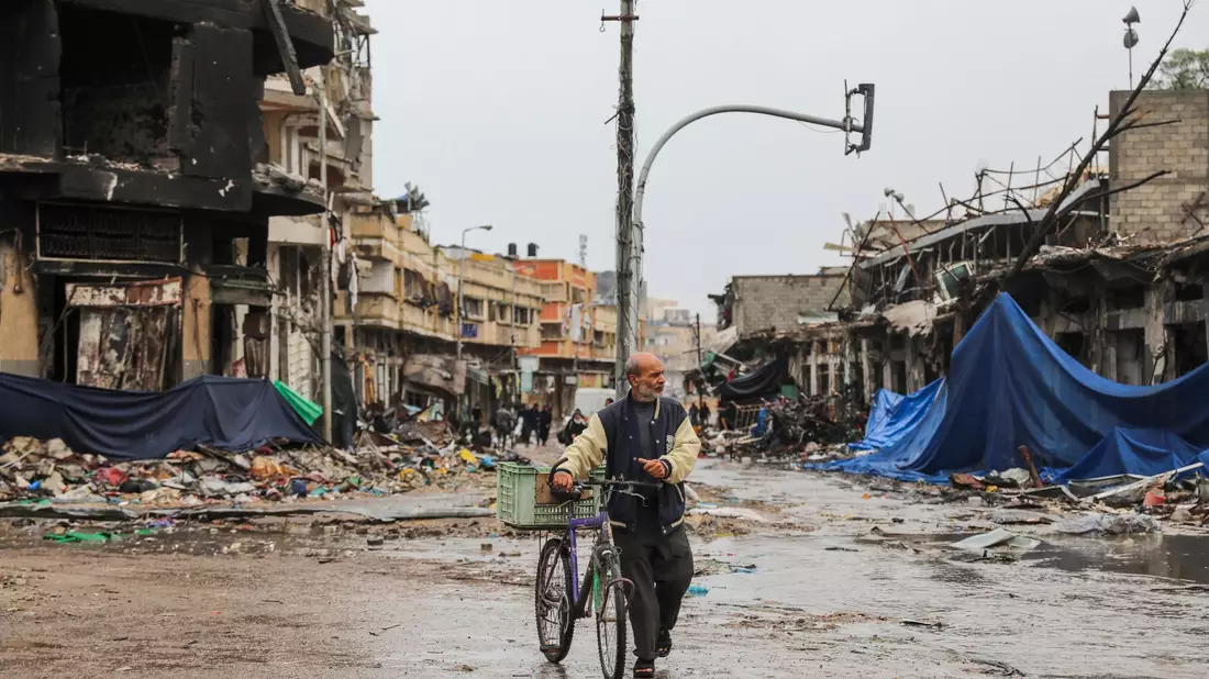 Die schweren Kämpfe im Gazastreifen dauern an. - Bild: Mohammed Hajjar/AP/dpa