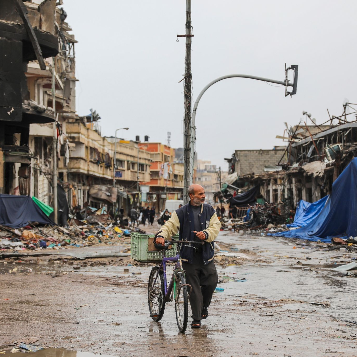 Die schweren Kämpfe im Gazastreifen dauern an. - Foto: Mohammed Hajjar/AP/dpa