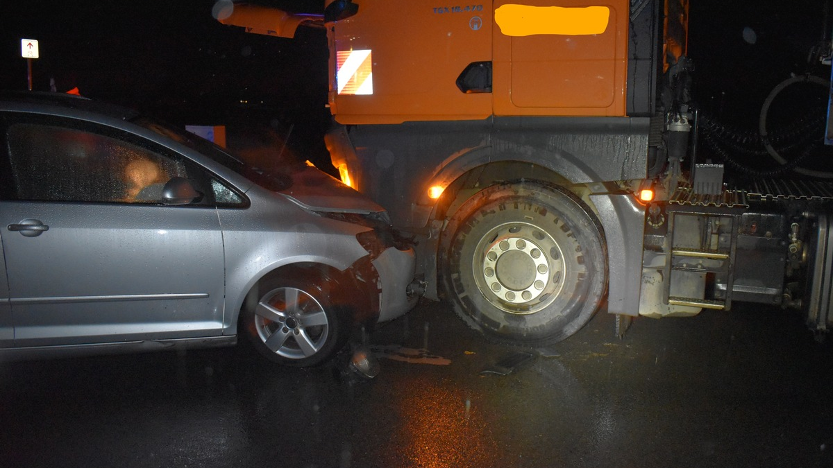 POL-NI: Verkehrsunfall - Foto: presseportal.de