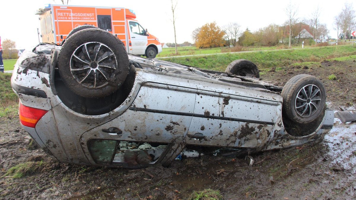 POL-MI: Auto landet nach Unfall auf dem Dach - Foto: presseportal.de