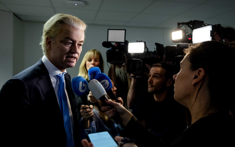Braucht für eine Mehrheit mindestens zwei Parteien: Wahlsieger und Rechtspopulist Geert Wilders. - Foto: Robin Van Lonkhuijsen/ANP/dpa