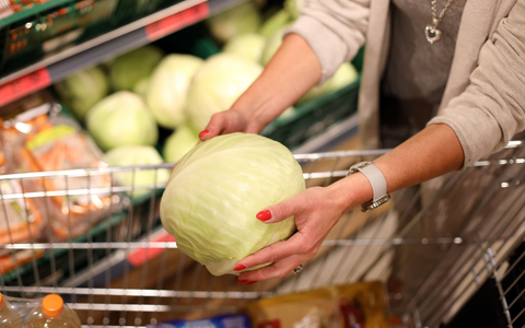 Discounter sind laut einer Umfrage bei der Mehrheit der Deutschen sehr beliebt. - Foto: Danny Gohlke/dpa