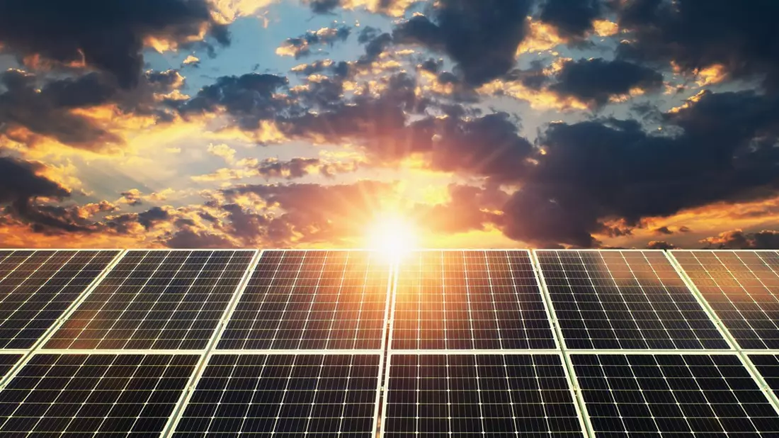 Solarinstallation   - Bild: amb
