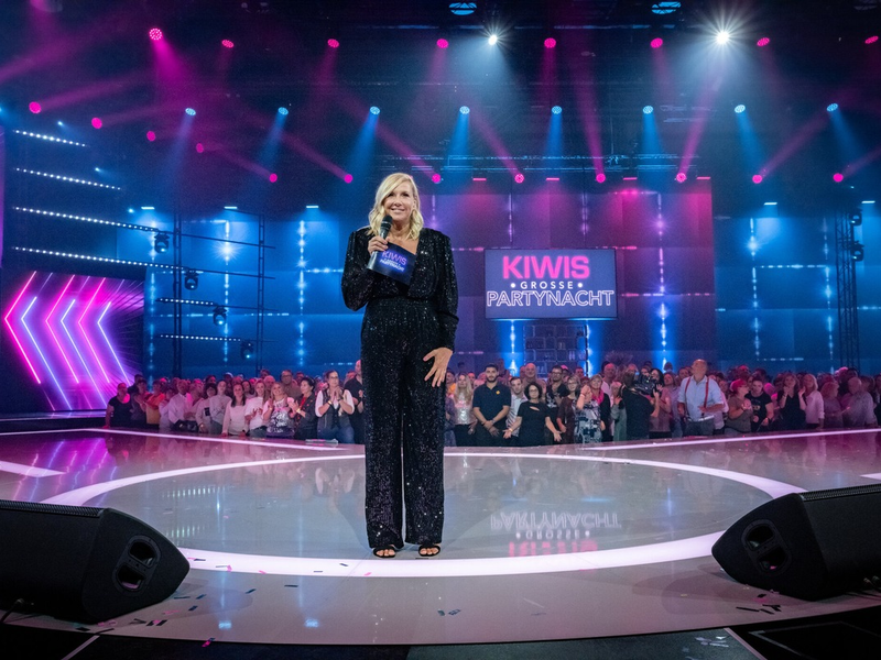 Andrea Kiewel Kiwis grosse Partynacht - Foto: SAT.1 / Claudius Pflug, presseportal.de