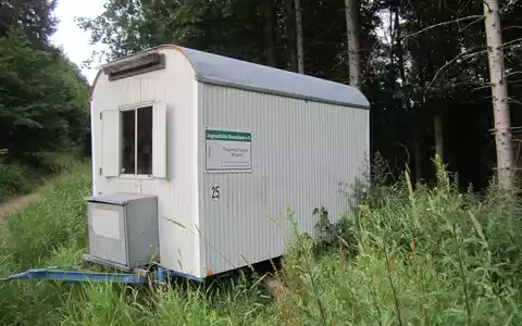 POL-GÖ: (585/2023) Bad Lauterberg: Unbekannte stehlen Vereins-Bauwagen vom Wiesenbeker Teich - Foto: presseportal.de