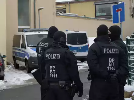 Einsatz in Wittenberg (Sachsen-Anhalt). - Foto: Heiko Rebsch/dpa