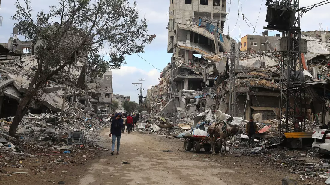 Zerstörte Gebäude in Beit Lahia (Archivbild) - Bild: Mohammed Alaswad/APA Images via ZUMA Press Wire/dpa