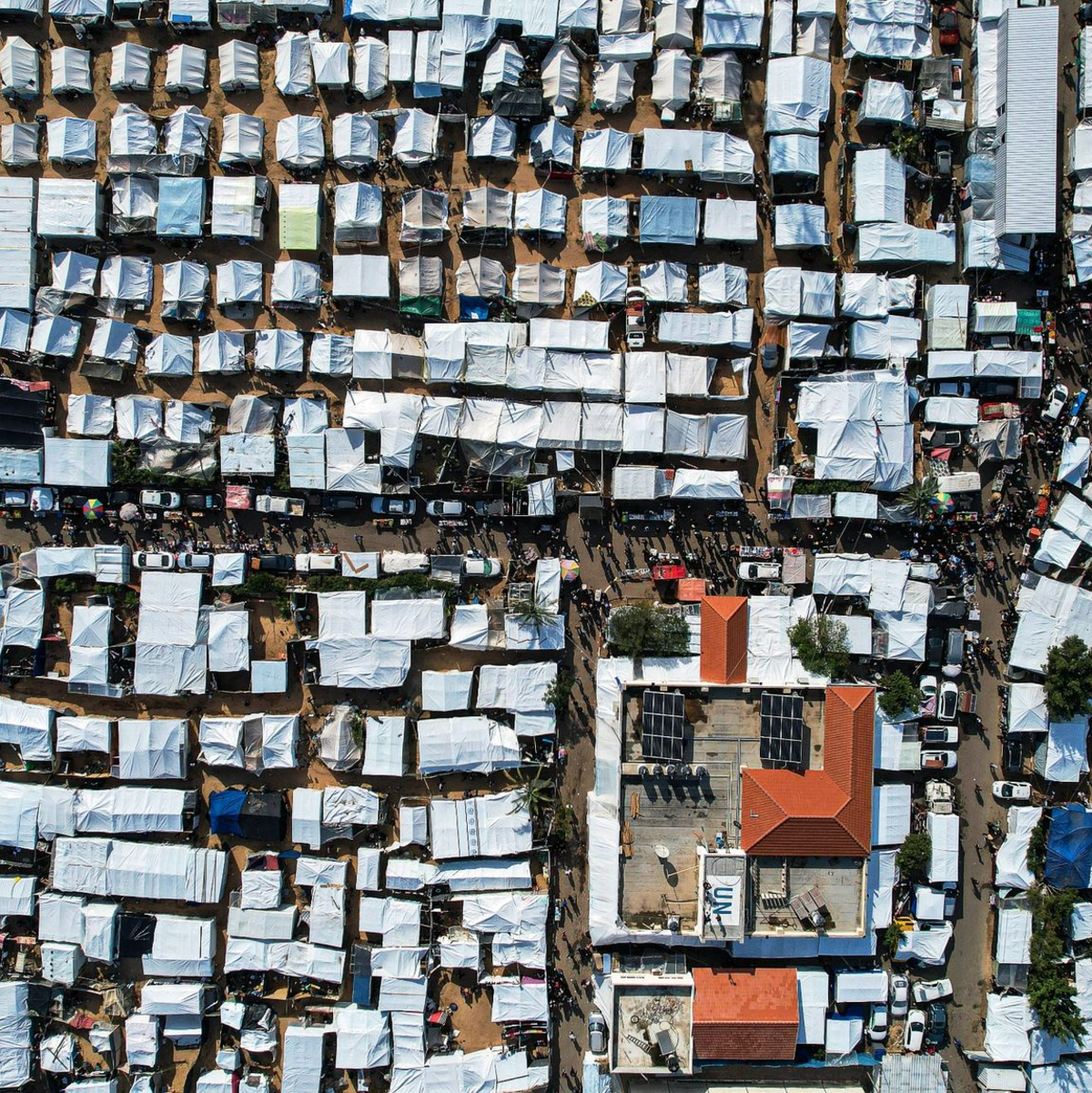 Das provisorische Flüchtlingslager in Chan Junis. - Foto: -/XinHua/dpa