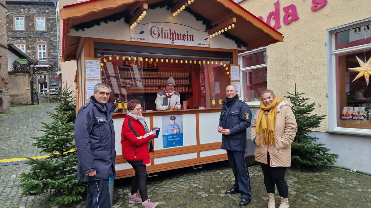 POL-PDWIL: Ihre Polizei vor Ort Informationen rund um den Callcenter-Betrug auf dem Weihnachtsmarkt in Bernkastel-Kues - Foto: presseportal.de