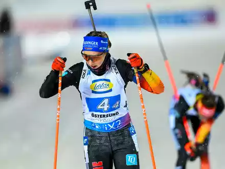 Verpasste wegen Strafrunden ihren zweiten Weltcupsieg: Franziska Preuß. - Foto: Pontus Lundahl/TT News Agency/AP/dpa