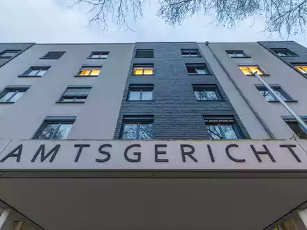 Das Amtsgericht Leverkusen hat wegen der Planung und Vorbereitung eines Terroranschlags einen Haftbefehl gegen einen 15-Jährigen aus dem Rheinisch-Bergischen-Kreis in Nordrhein-Westfalen erlassen. - Foto: Christoph Reichwein/dpa