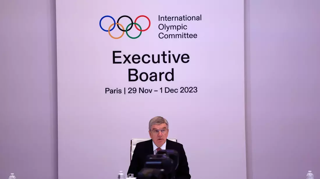 IOC-Chef Thomas Bach bei der Exekutivesitzung in Paris. - Bild: Aurelien Morissard/AP/dpa