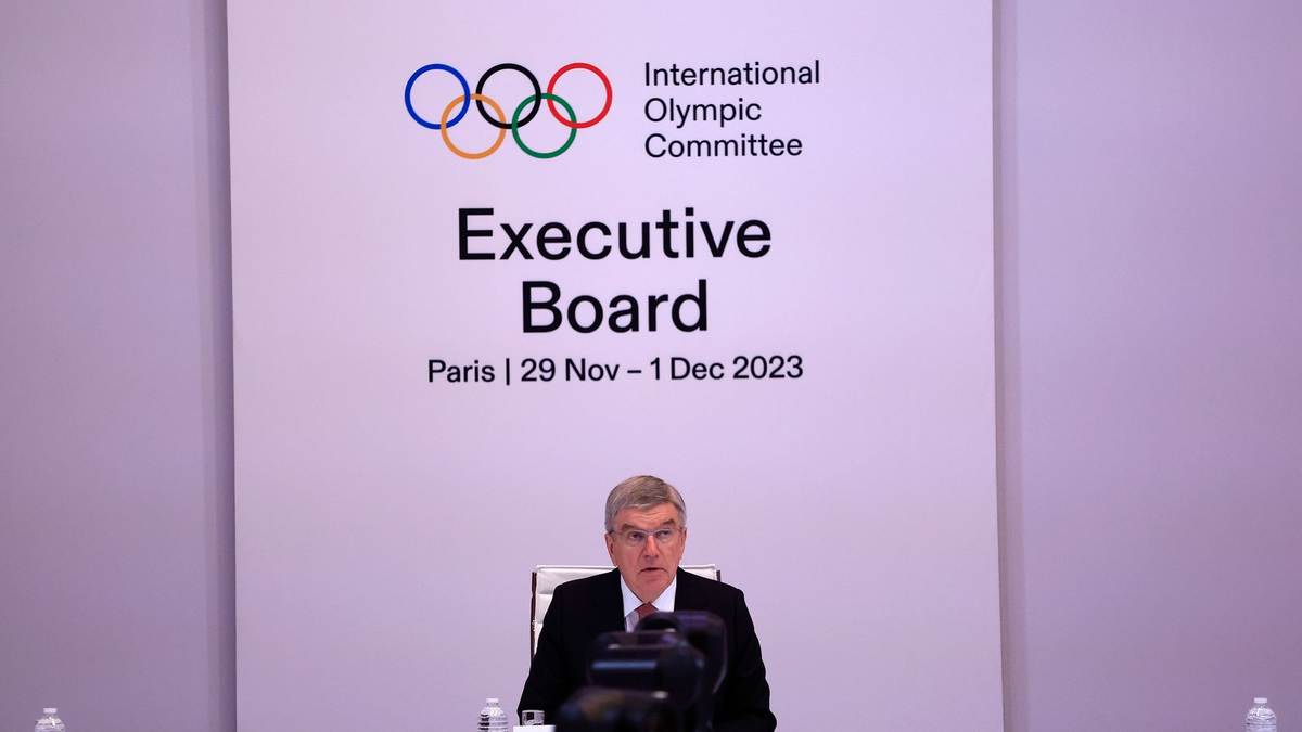 IOC-Chef Thomas Bach bei der Exekutivesitzung in Paris. - Foto: Aurelien Morissard/AP/dpa
