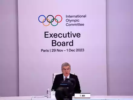 IOC-Chef Thomas Bach bei der Exekutivesitzung in Paris. - Foto: Aurelien Morissard/AP/dpa