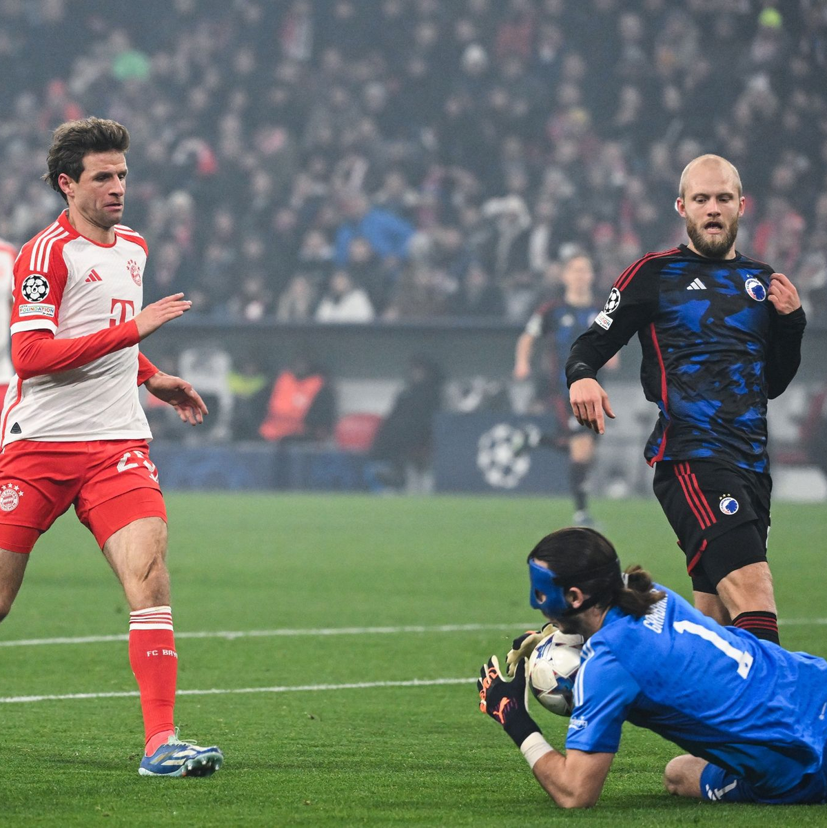 Bei ihm war mehrfach Endstation: Kopenhagens Torhüter Kamil Grabara. - Foto: Sven Hoppe/dpa