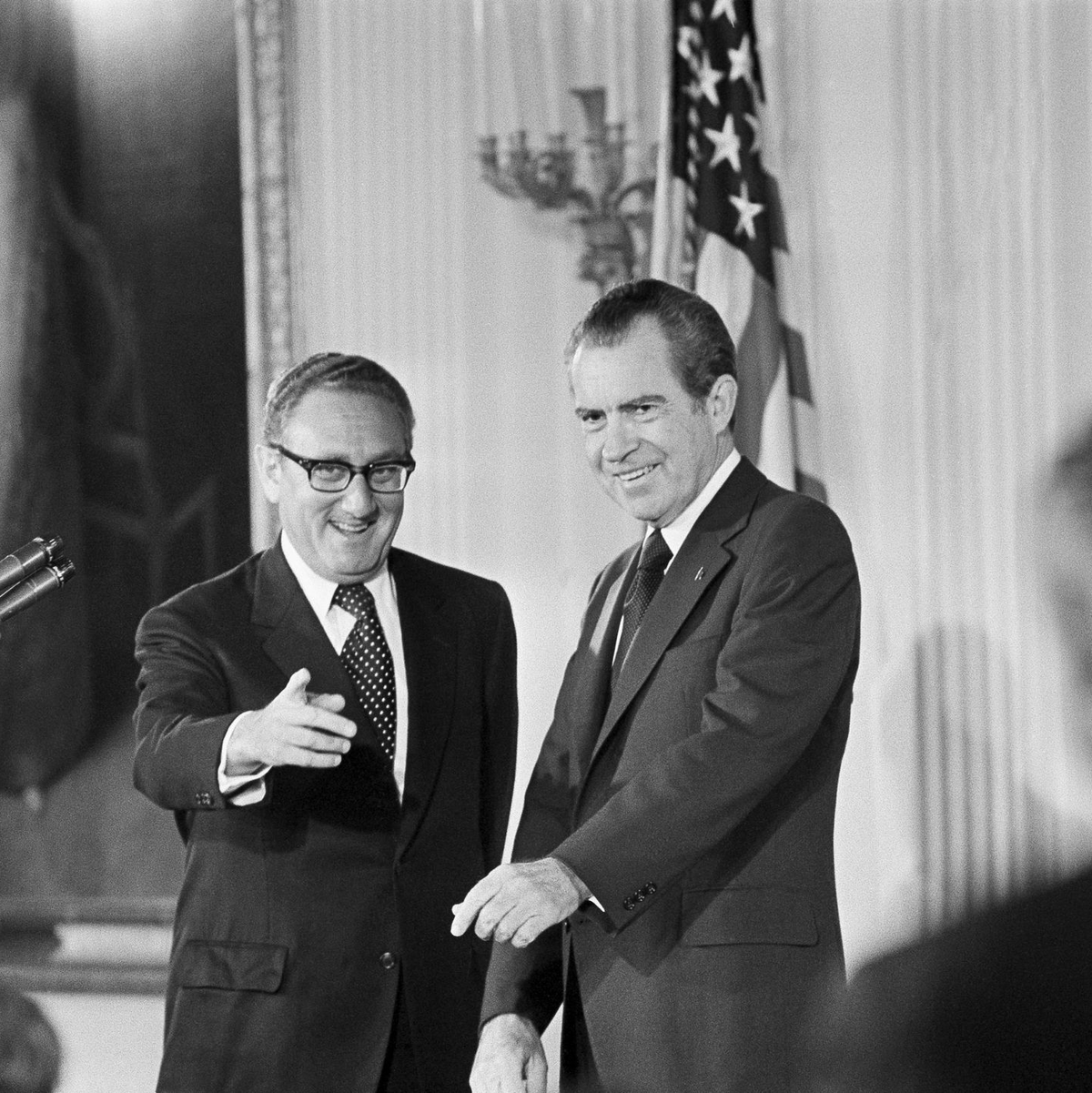 Unter Richard Nixon (r) wurde Henry Kissinger Außenminister. - Foto: Uncredited/AP