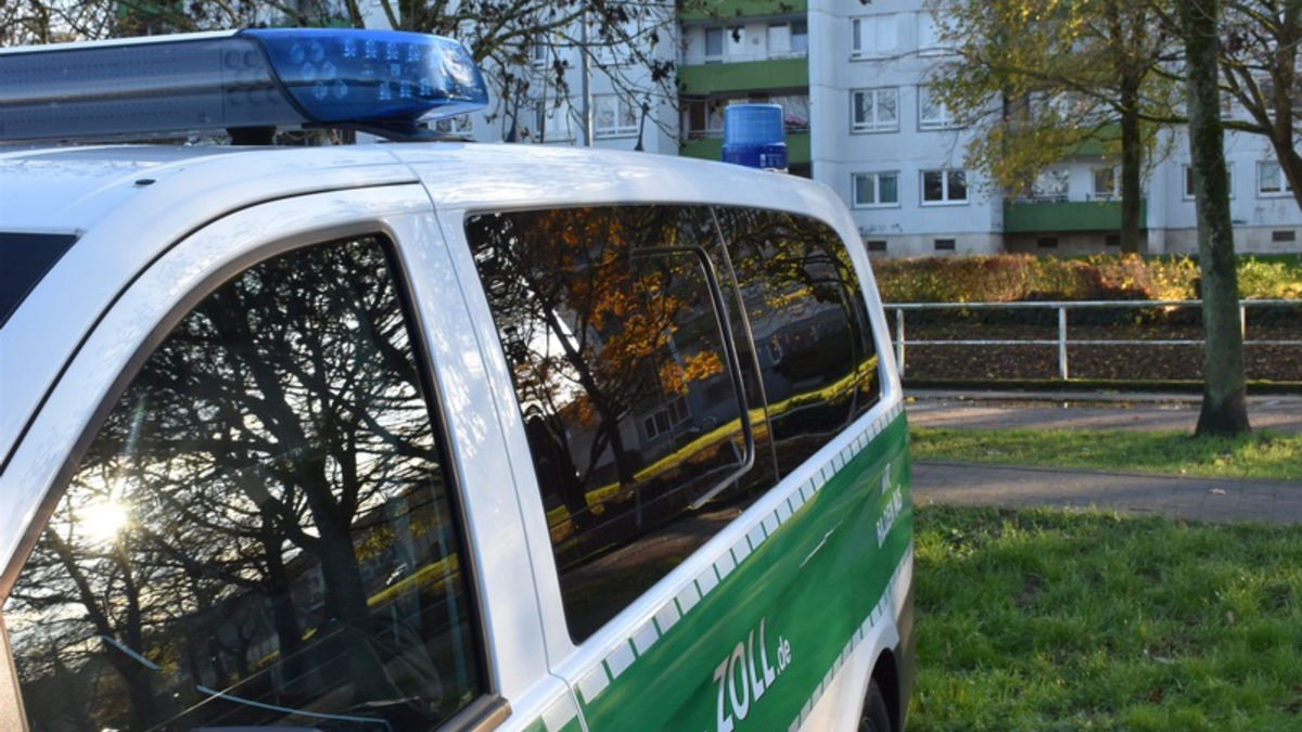 HZA-KR: Krefelder Zoll führt Großeinsatz gegen illegale Beschäftigung und Sozialbetrug durch - Foto: presseportal.de