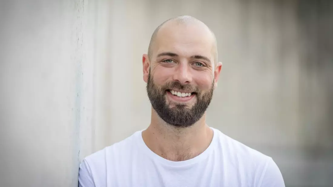 Kindheitserlebnisse als Ursache fürs Fremdgehen: Florian Pohl von Love Repair erklärt, welche Erfahrungen Menschen dazu bewegen, den Partner zu betrügen - Bild: presseportal.de