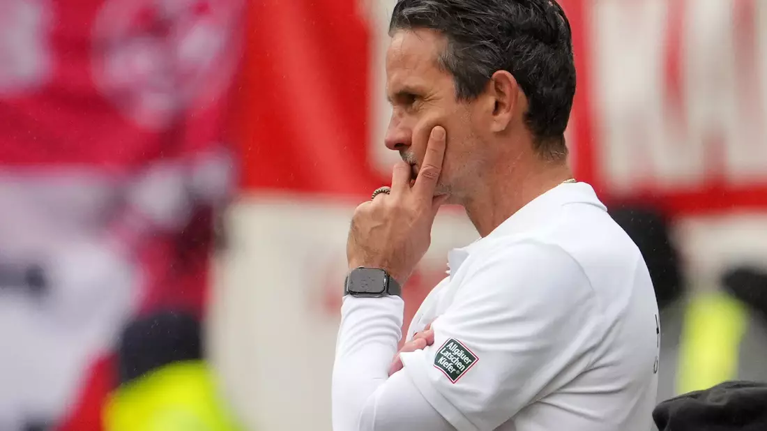 Muss beim FCK gehen: Dirk Schuster. - Bild: Thomas Frey/dpa