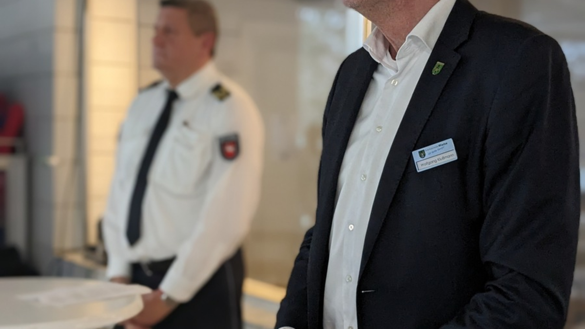 POL-CE: 41. Niedersächsische Polizeimeisterschaften im Schwimmen und Retten in Wietze - Foto: presseportal.de