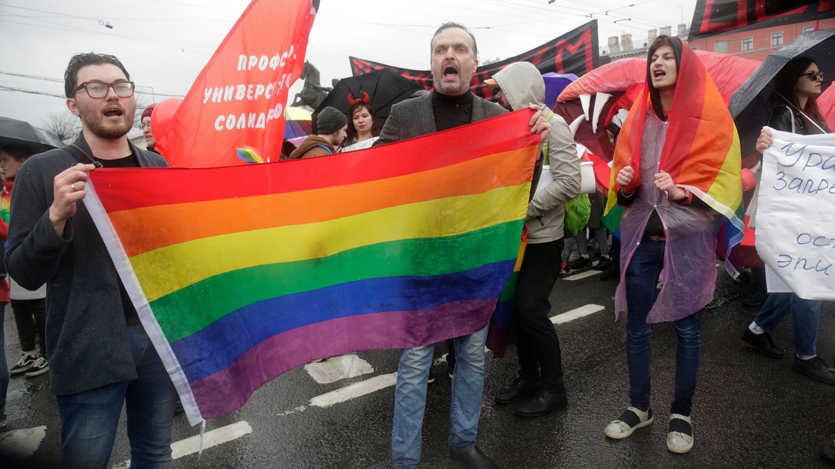 Unabhängige russische Medien weisen  darauf hin, dass die Richter nicht einmal klar gestellt hätten, wer genau in ihren Augen der «LGBT-Bewegung» angehört (Archivbild). - Foto: ---/AP/dpa