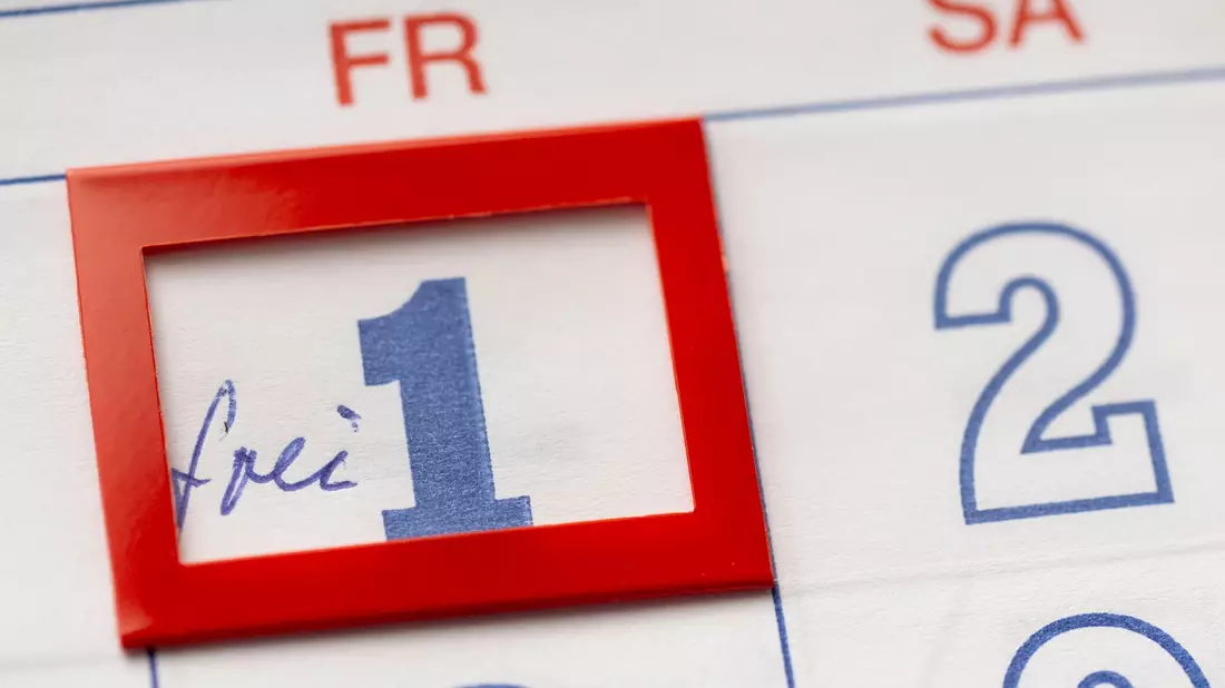 Mindestens 45 Unternehmen und Organisationen in Deutschland sollen ab Februar für sechs Monate die Vier-Tage-Woche ausprobieren. - Bild: Hendrik Schmidt/dpa