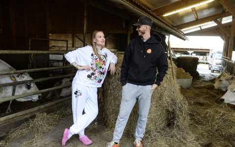 Unser Hof - mit Cheyenne und Nino: Schafpraktikum, Foodblogging-Event und Ninos Schmerz - Foto: presseportal.de