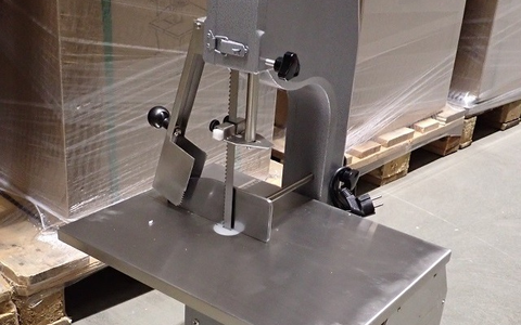 HZA-UL: Zoll stoppt Einfuhr unsicherer Fleisch- und Knochensägen - Foto: presseportal.de