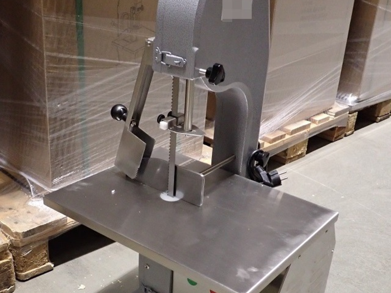 HZA-UL: Zoll stoppt Einfuhr unsicherer Fleisch- und Knochensägen - Foto: presseportal.de