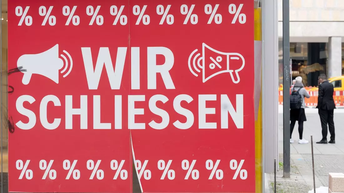 Keine guten Zeiten für Unternehmer: Immer mehr Firmen in Deutschland droht Experten zufolge wegen schwächelnder Konjunktur und steigender Kosten die Insolvenz. - Bild: Bernd Weißbrod/dpa